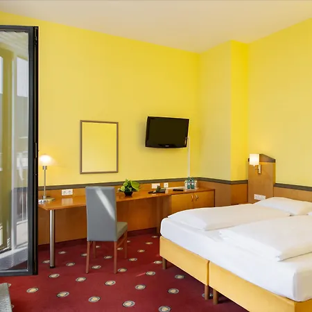 Plaza & Living Frankfurt 3*