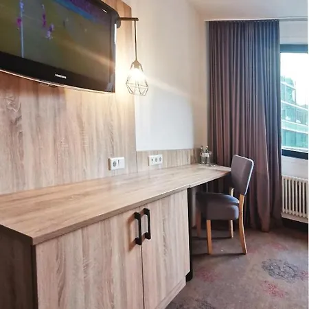 Plaza & Living Frankfurt Hotel 3*