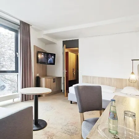 Hotel Plaza & Living Frankfurt 3*