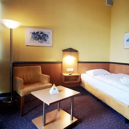 Plaza & Living Frankfurt Hotel 3*