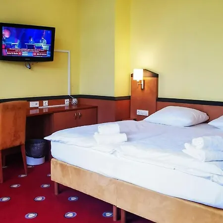 Plaza & Living Frankfurt Hotel 3*