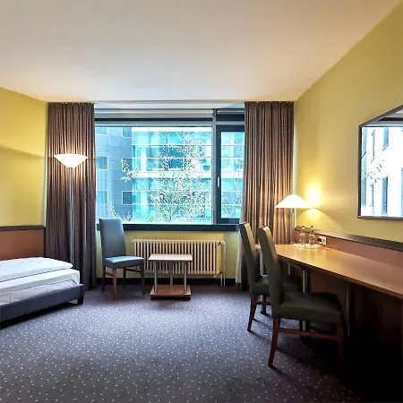 Plaza & Living Frankfurt Hotel 3*