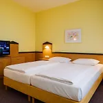 Plaza Hotel&living Frankfurt Hotel