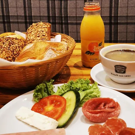 Plaza Hotel&living Frankfurt