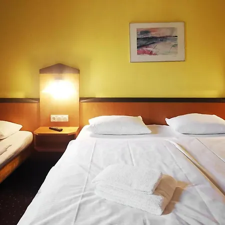 Plaza Hotel&living Frankfurt