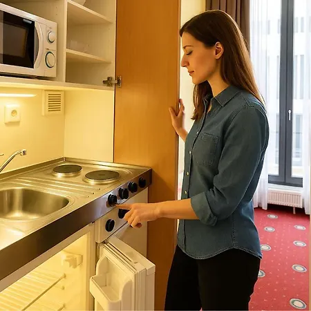 Plaza Hotel&living Frankfurt 3*