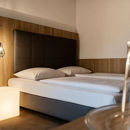 Plaza Hotel&living Frankfurt Francoforte sul Meno