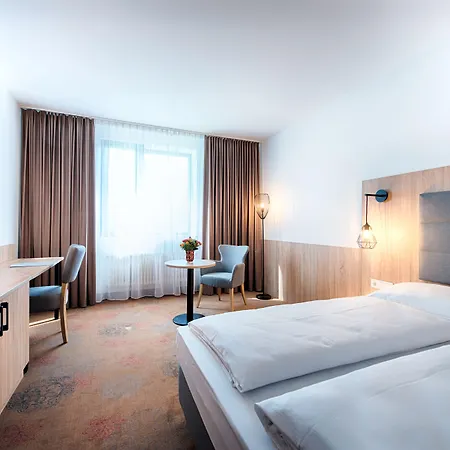 Plaza & Living Frankfurt Отель Франкфурт-на-Майне