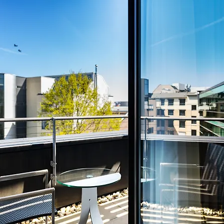 Plaza & Living Frankfurt 3*