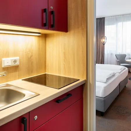 Plaza Hotel&living Frankfurt 3*