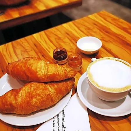 Plaza Hotel&living Frankfurt 3*