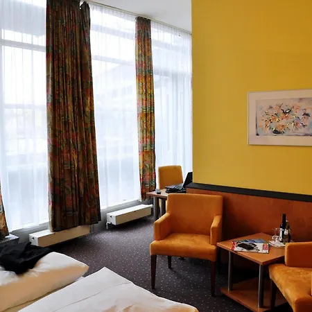 Plaza & Living Frankfurt 3*