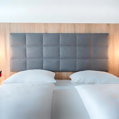 Hotel Plaza Hotel&living Frankfurt