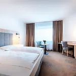 Plaza & Living Frankfurt מלון פרנקפורט
