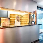 Plaza & Living Frankfurt מלון 3*