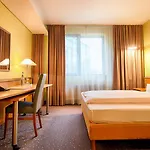 Plaza & Living Frankfurt 3* פרנקפורט
