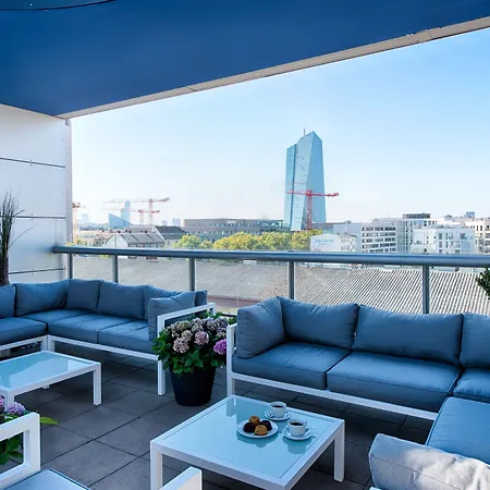 מלון Plaza & Living Frankfurt 3*