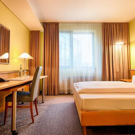 Plaza & Living Frankfurt 3* פרנקפורט