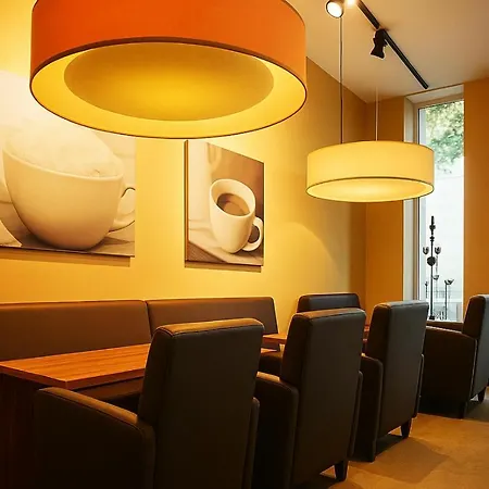 Plaza & Living Frankfurt 3*