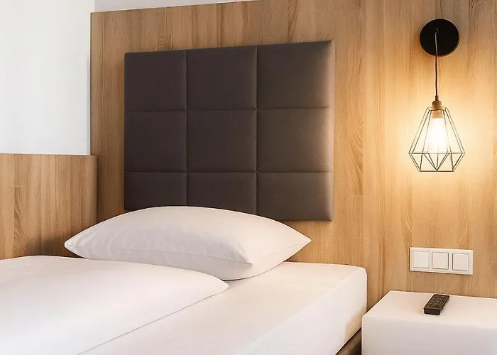 Plaza & Living Frankfurt Hotel